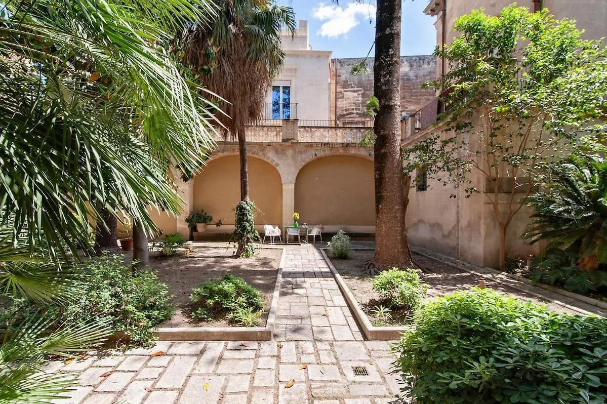 Palazzo Apostolico Orsini - Lecce Selection Apartamento 0*,  Itália