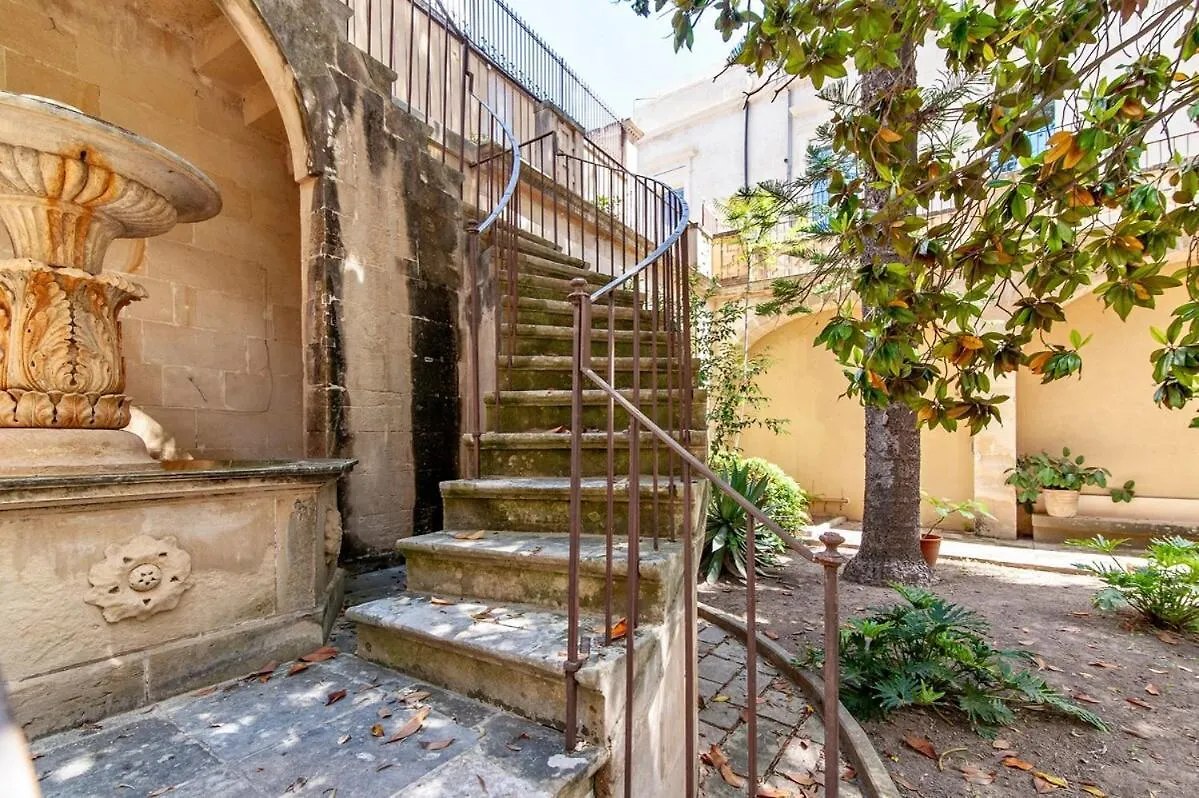 Palazzo Apostolico Orsini - Lecce Selection Lägenhet 0*,
